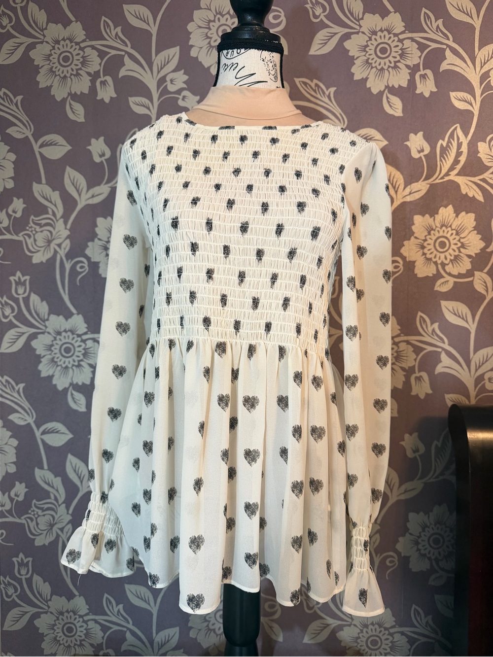 Rose & Olive Cream Long Sleeve Heart Print Smocked Top - Size Medium